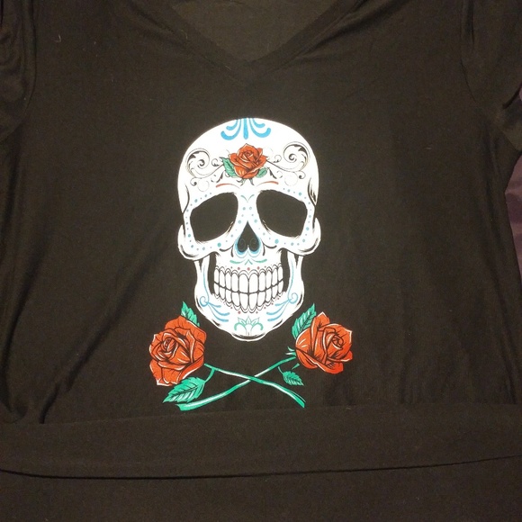 2 NWOT soft t-shirt bundle - Picture 2 of 3